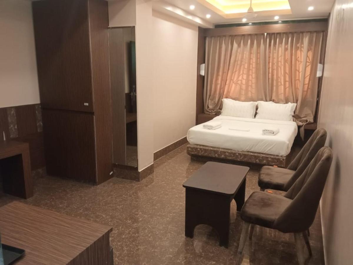 Hotel Subhashree Гангток Экстерьер фото