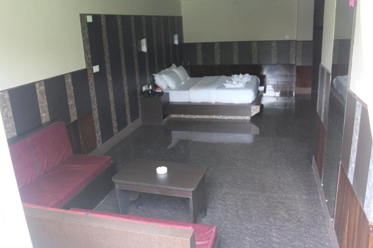 Hotel Subhashree Гангток Экстерьер фото